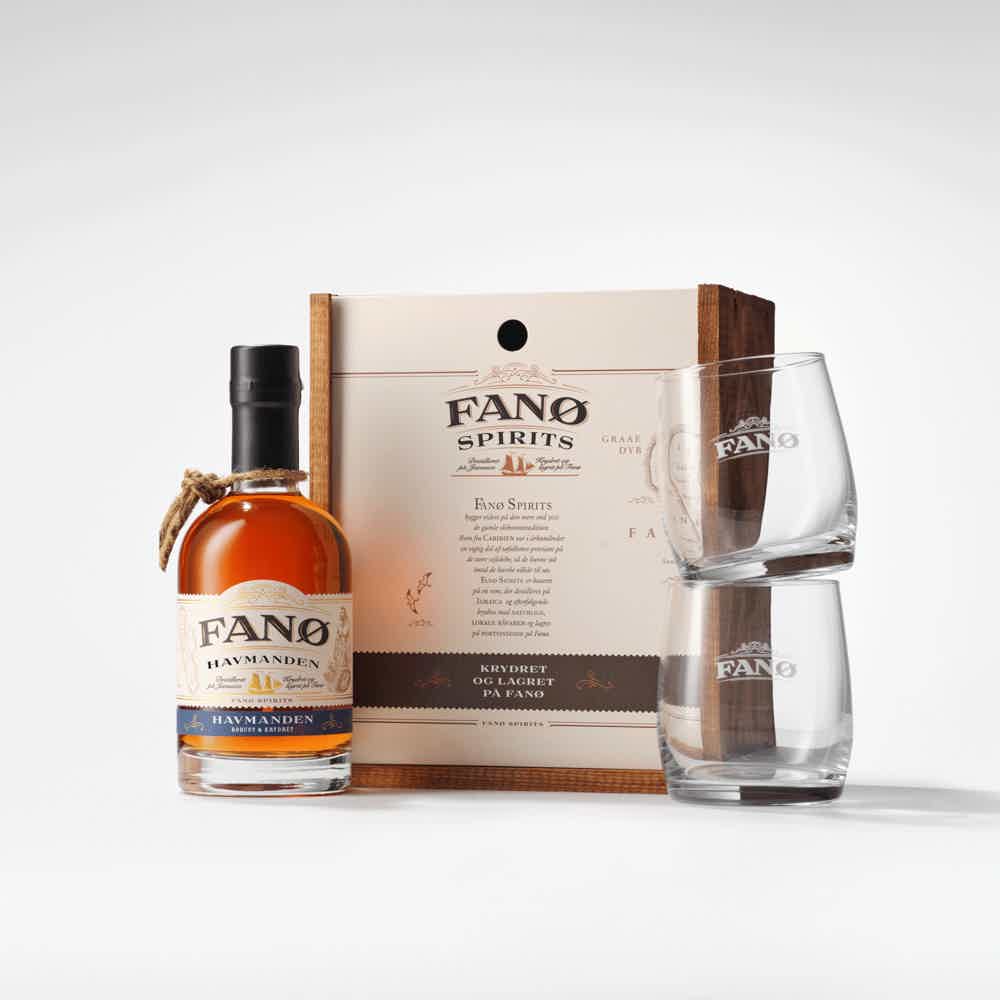 Gift Box with The Merman 35 cl & two glasses: The Merman 35 cl (Fanø Shipsrum Spirits), Fanø Shipsrum glass