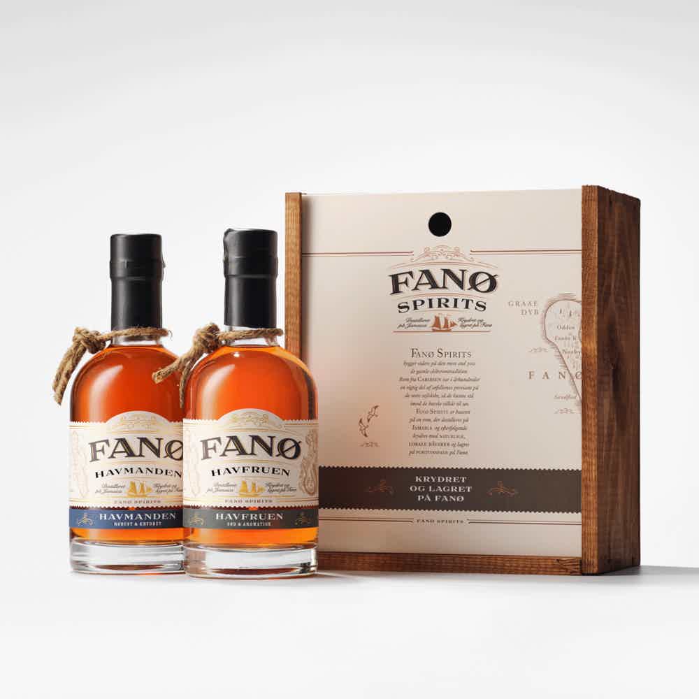 Gift Box with Havfruen 35 cl & Havmanden 35 cl (The Siren 35 cl & The Merman 35 cl): Havfruen 35 cl (The Siren 35 cl), Havmanden 35 cl (The Merman 35 cl)