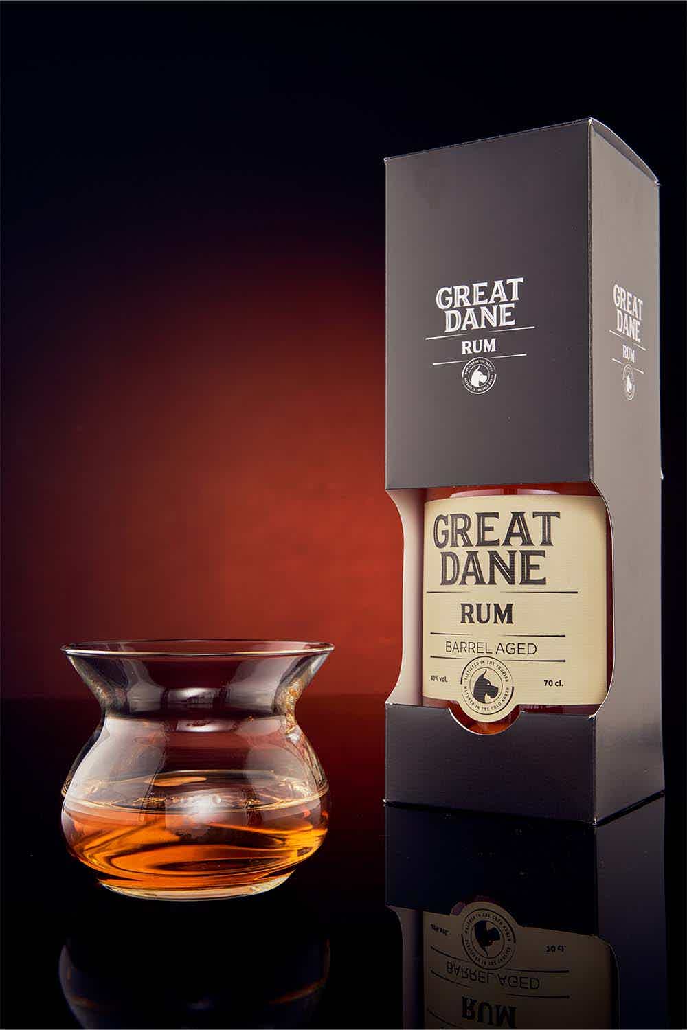 Rum + Rum Glas: Great Dane Rum (barrel aged), Rum Glass