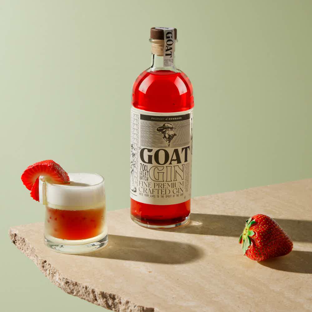 GOAT Strawberry Gin 37.5% 0.7L, Spirits