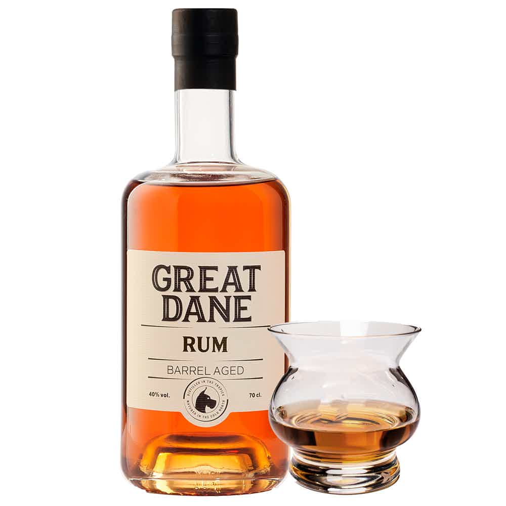 Rum + Rum Glas: Great Dane Barrel Aged Rum, Rum Glass