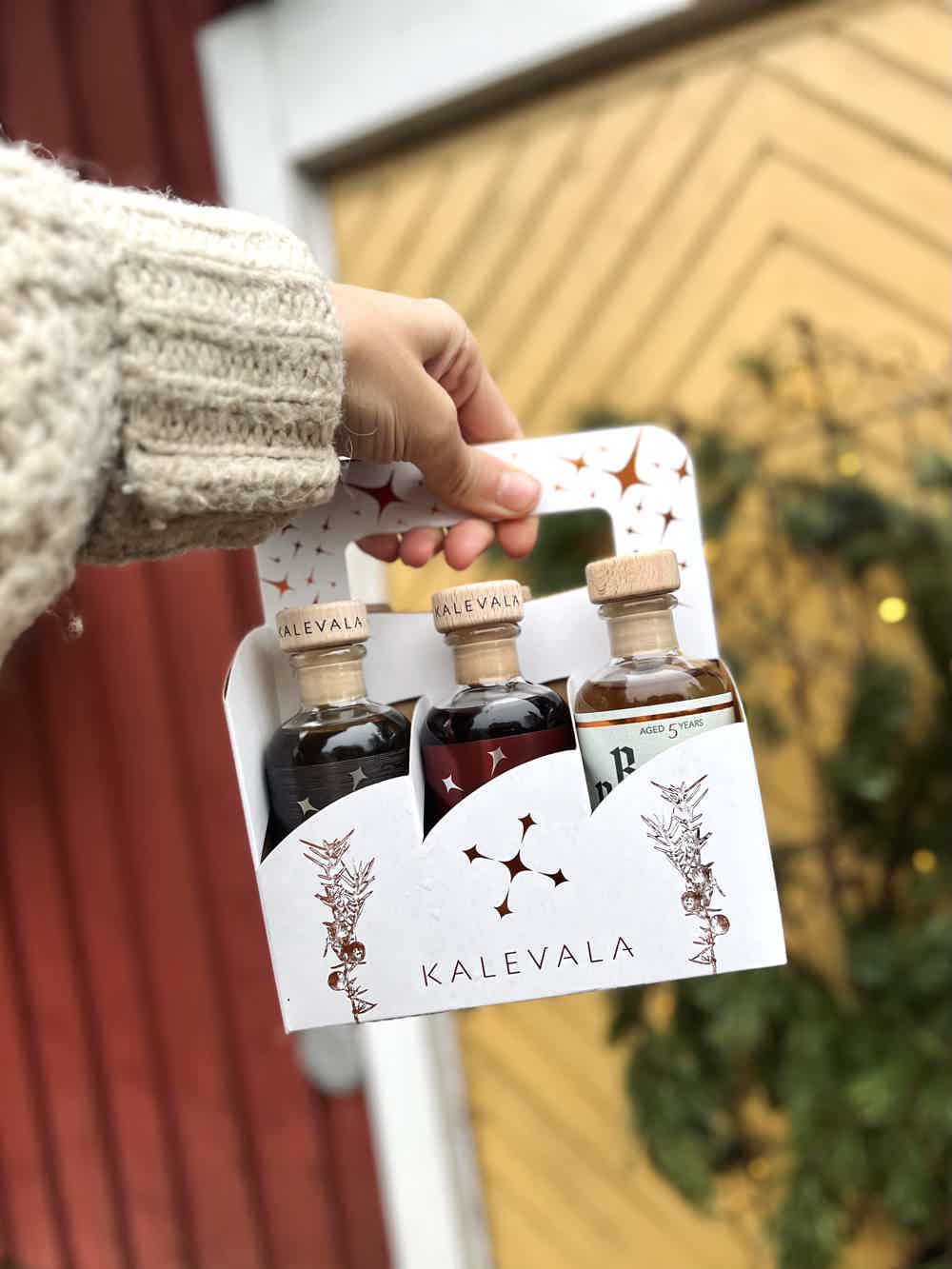 Kalevala Gin/Runoi Rum Six Pack: Kalevala Barrel Aged Gin (0,1L), Kalevala Ruby Gin (0,1L), Runoi Rum (0,1L)