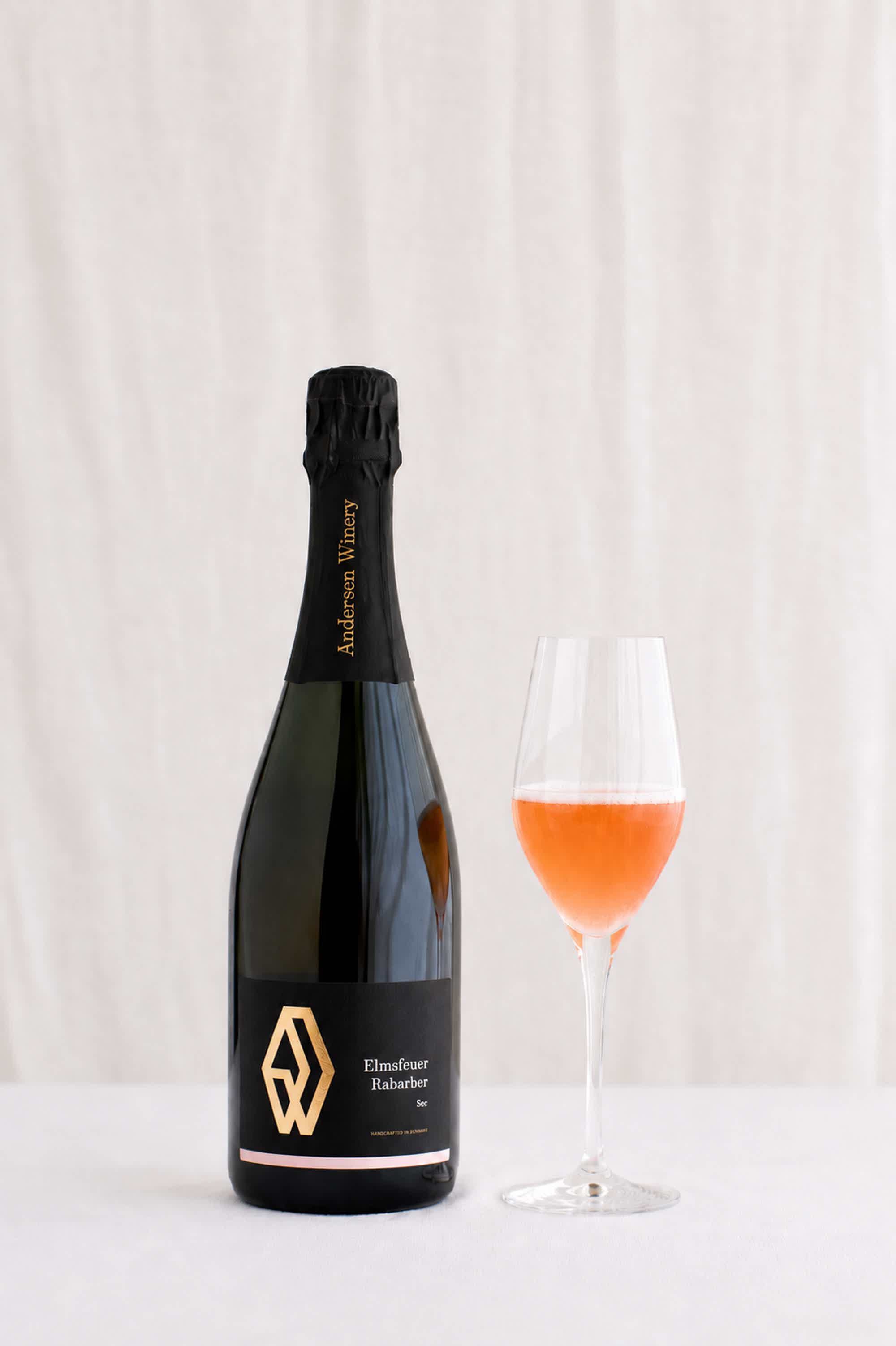 4 mousserende roséer: Elmsfeuer 2024, Rose Marie 2024 ØKO (110900), Rondom 2024 ØKO (050900), Sparkling Rhubarb - Alcohol Free