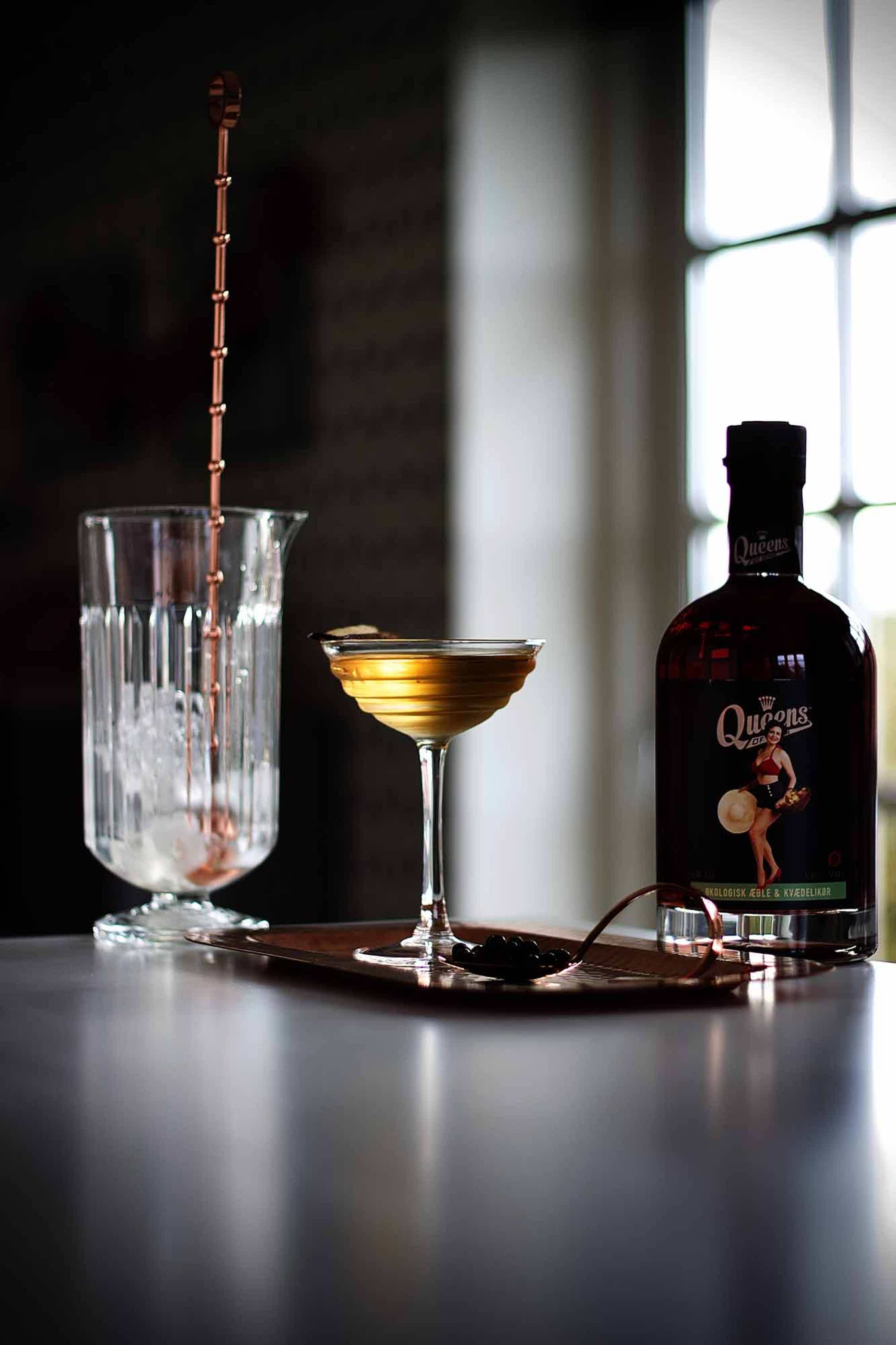 Queen’s Apple & Quince Liqueur 18.0% 0.7L, Spirits