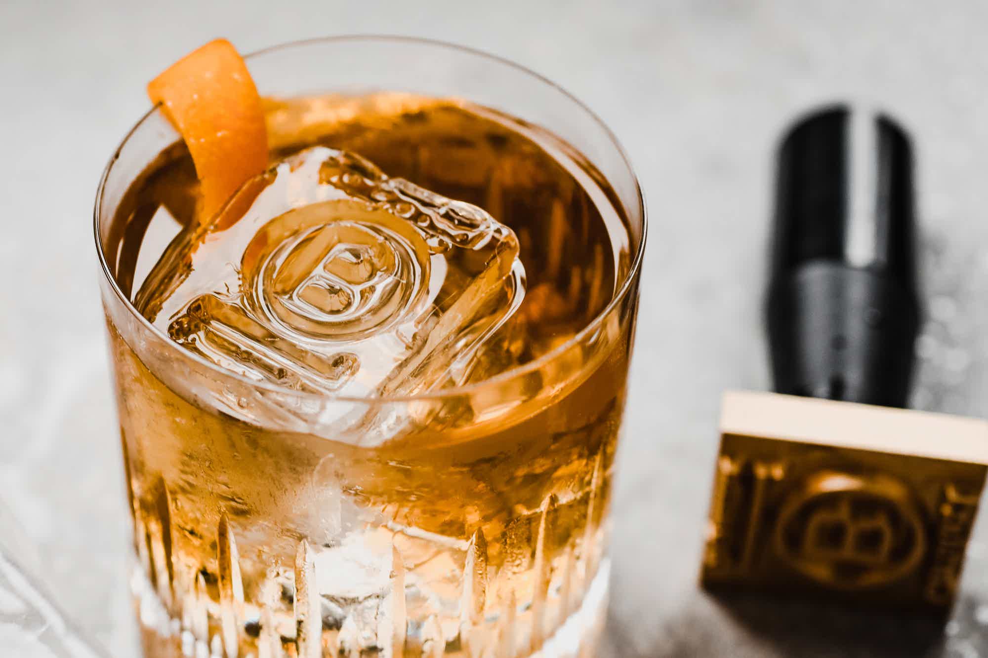 Hattiers - Egremont Premium Reserve Rum 40.0% 0.7L, Spirits