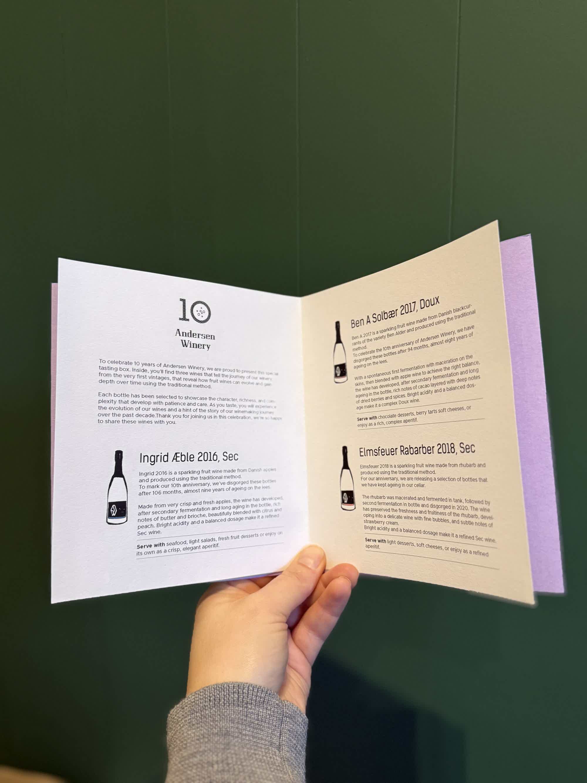 10 års Jubilæumskasse med 3 vintage vine: Ingrid 2016 Vintage, Ben A 2017 Vintage, Elmsfeuer 2018 Vintage