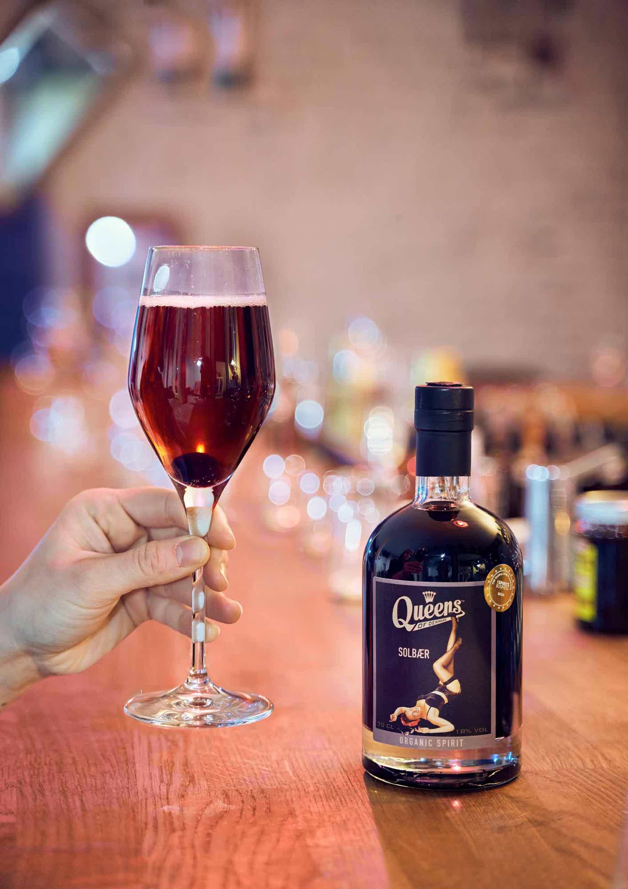 Queen’s Blackcurrant Liqueur 18.0% 0.7L, Spirits