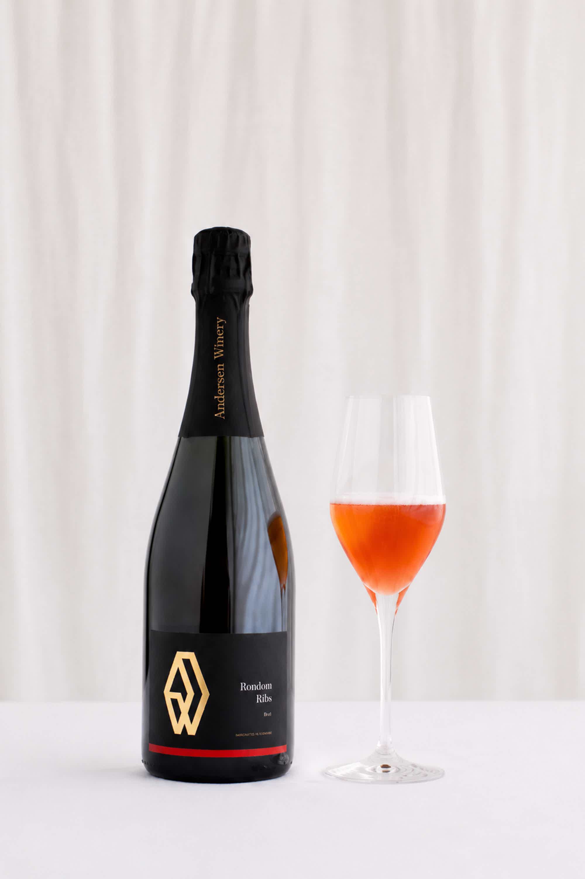 4 mousserende roséer: Elmsfeuer 2024, Rose Marie 2024 ØKO (110900), Rondom 2024 ØKO (050900), Sparkling Rhubarb - Alcohol Free