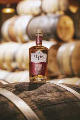 SLYRS Vanilla&Honey Liqueur 30% vol. 30.0% 0.7L, Spirits