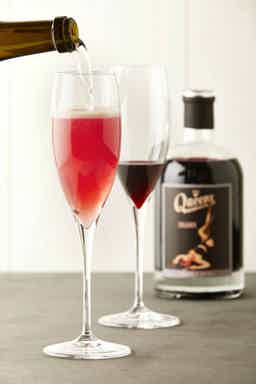 Queen’s Blackcurrant Liqueur 18.0% 0.7L, Spirits