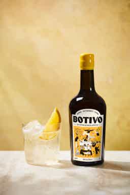 Alkoholfri Negronikasse: Sober Spirits Gin, Botivo Botanical Aperitivo, Sober Spirits Bitter