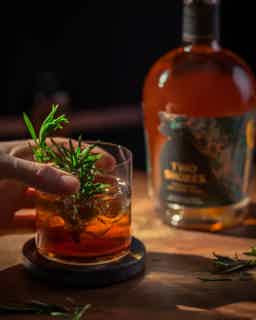 Two Shores Rum Irish Single Malt Whiskey Cask Finish 43.0% 0.7L, Spirits