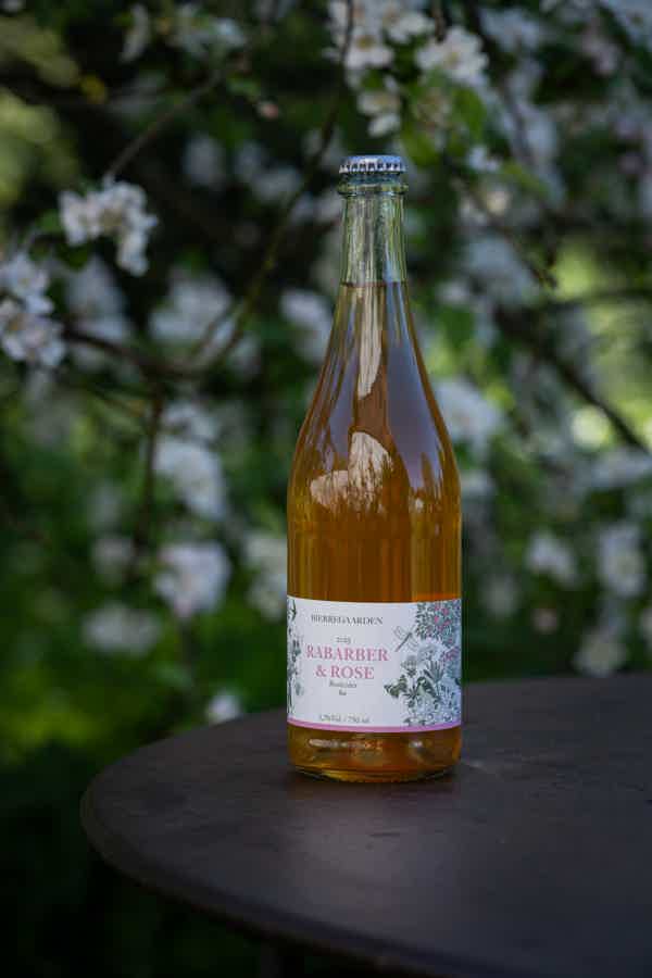 Rabarber og Rose cider 5.7% 0.75L, Sparkling Wine