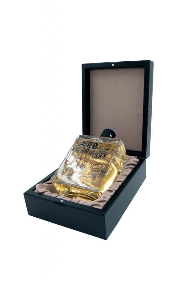 Standard Issue Giftbox: Standard Issue, Gaveæske